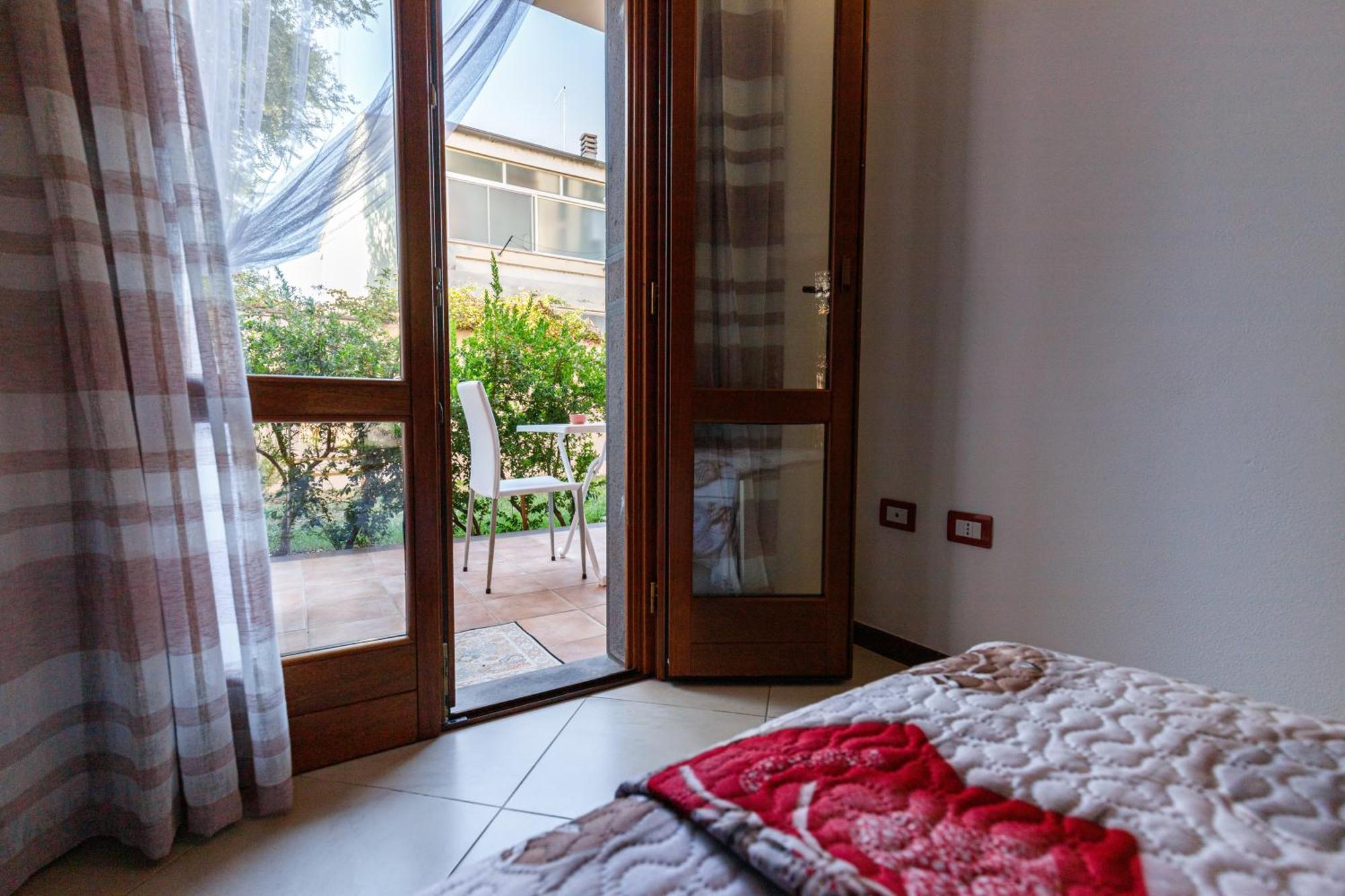 Casa Lilla 1 E 2 Lägenhet Oristano Rum bild