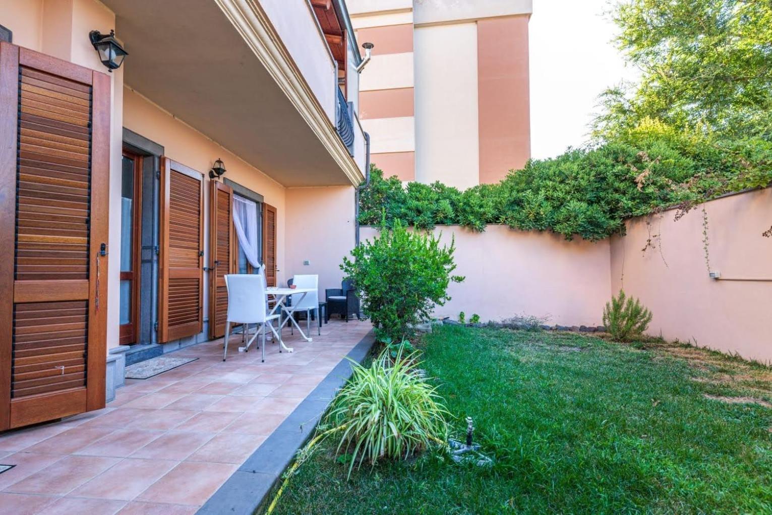 Casa Lilla 1 E 2 Lägenhet Oristano Exteriör bild