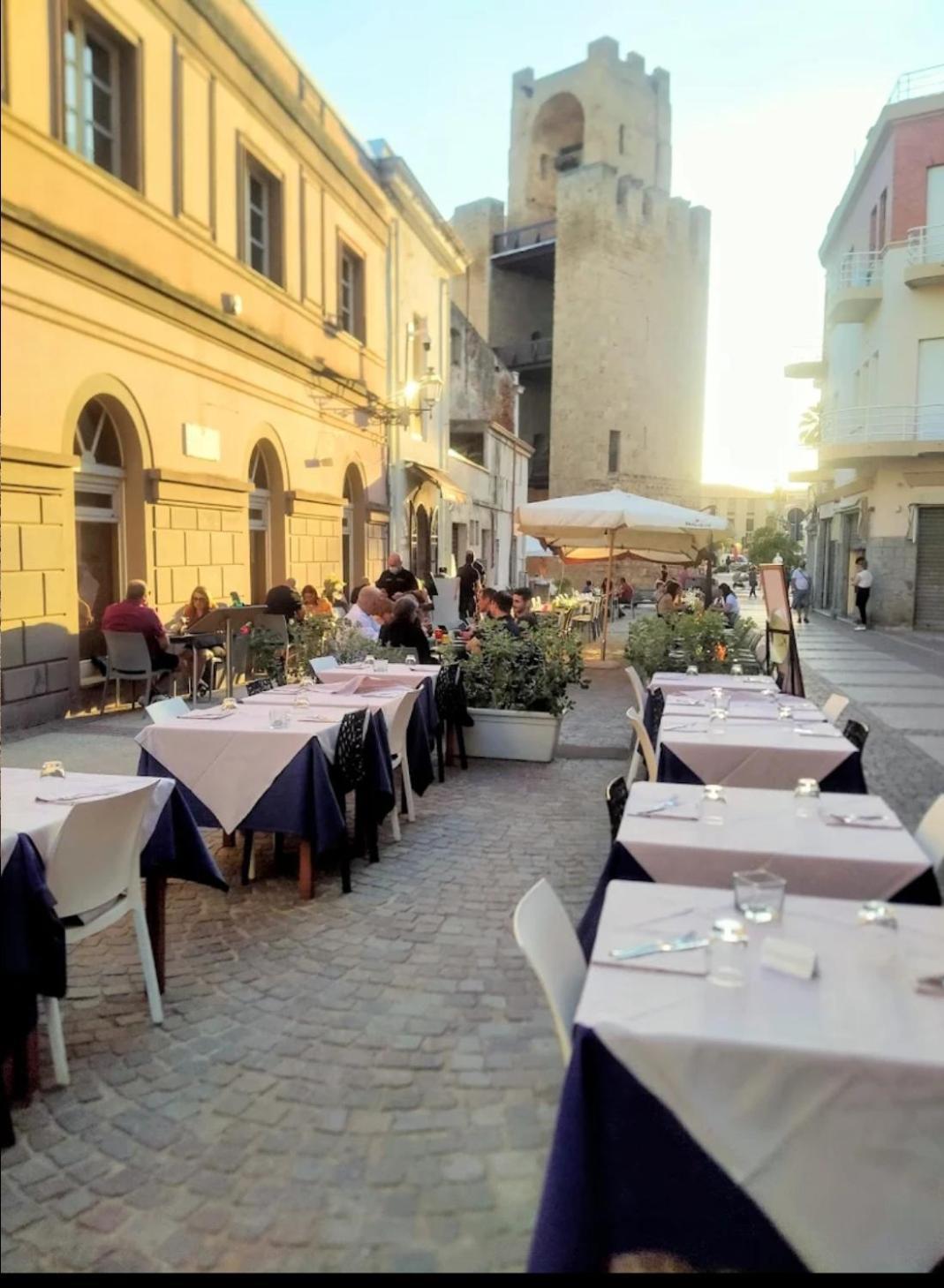 Casa Lilla 1 E 2 Lägenhet Oristano Rum bild